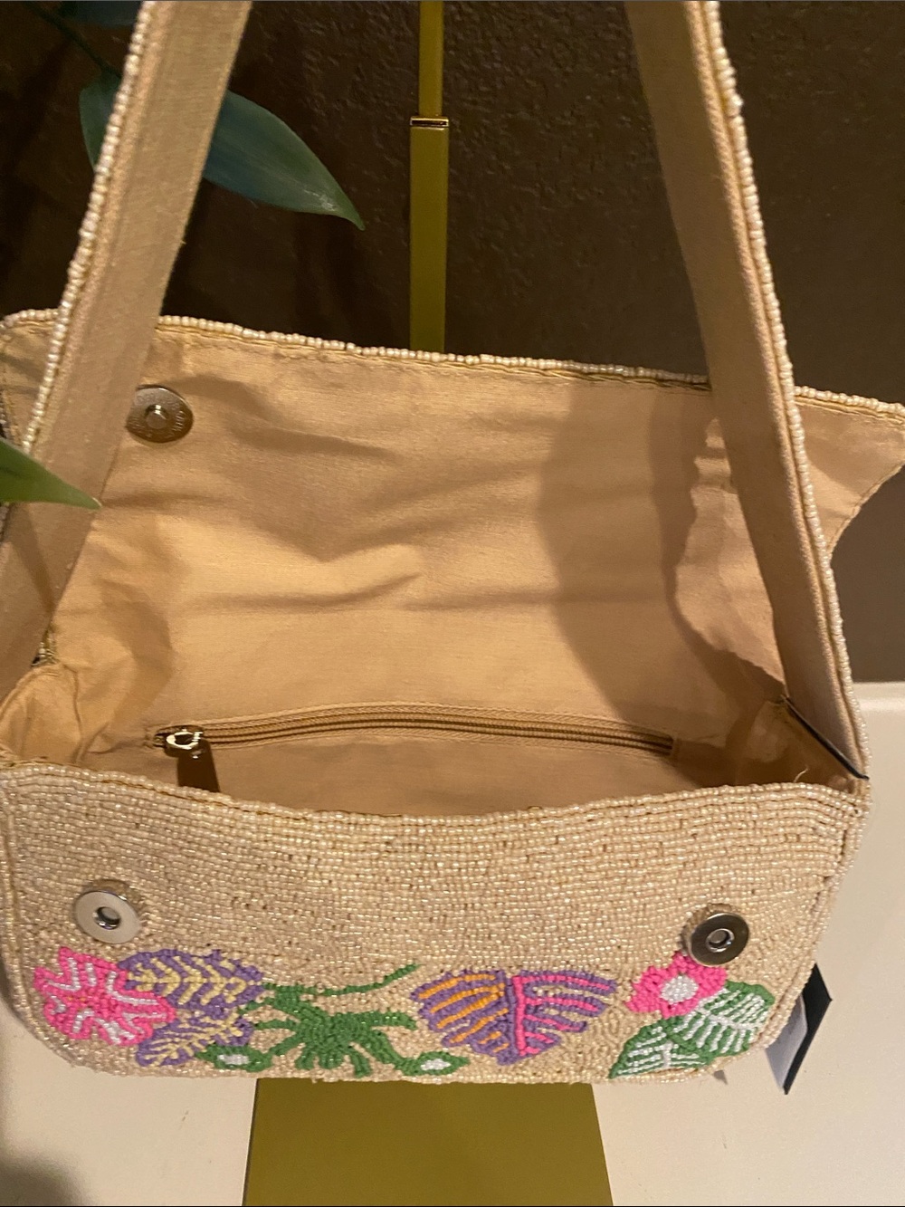 Tjmaxx American and Beaded Tropical Shoulder Bag - Picture 5 of 9
